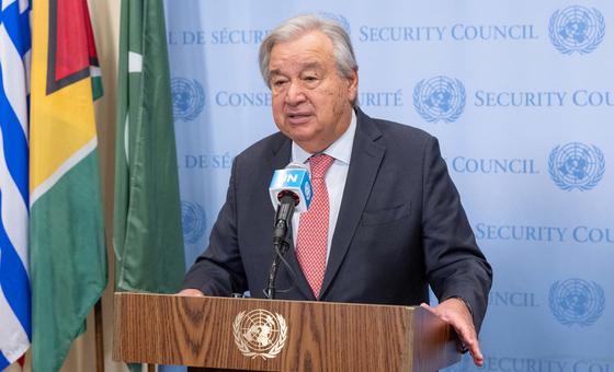 أمين عام الأمم المتحدة أنطونيو غوتيريش يتحدث إلى الصحفيين، بالمقر الدائم للمنظمة، حول الوضع في قطاع غزة.